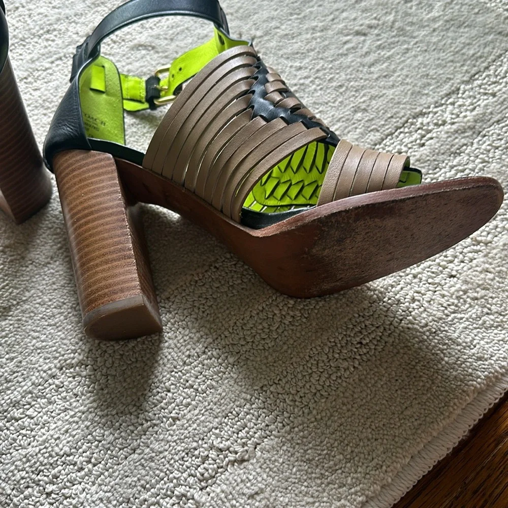 Coach sandals size 9 1/2 - Picture 4 of 7